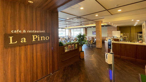 カフェレストラン「La Pino」